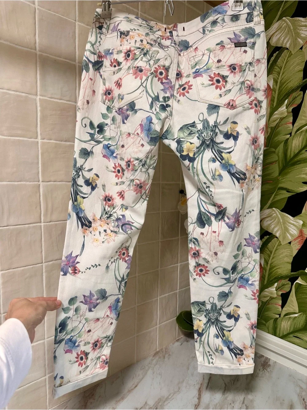 Dear John Women’s White Floral Skinny Jeans- 28P